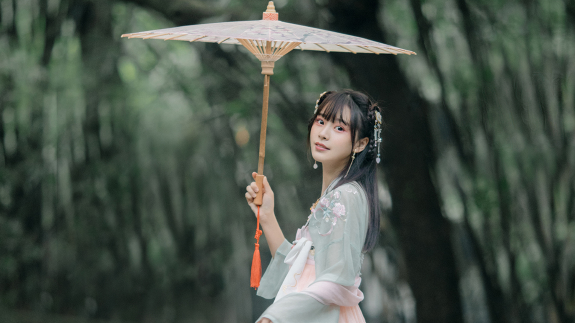 朵朵兰花香 墟落新气象（万万工程 一线探访）